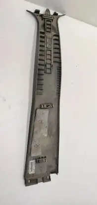 Jeep Cherokee III KJ (B) pillar trim (top)