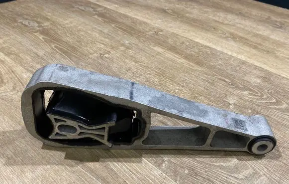 Land Rover Discovery Sport Engine mount bracket K8D26P082AB