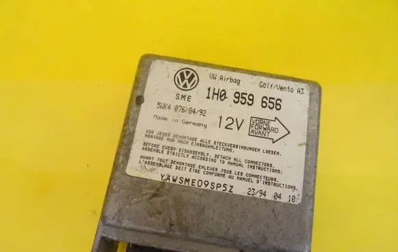 Volkswagen Golf III Airbag control unit/module 1H0959656