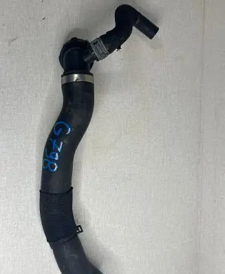 Audi A7 S7 4K8 Intercooler pipe mounting bracket 4M0122055DF