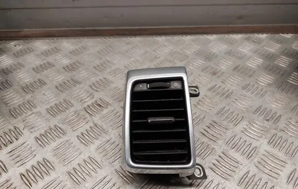 Porsche Panamera (970) Rear air vent grill 970553171