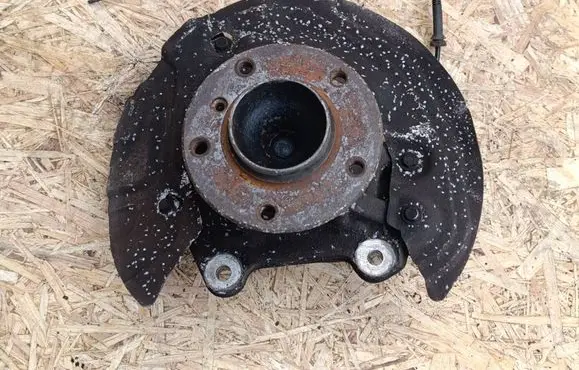 BMW 3 E90 E91 Front wheel hub 6764443 2204210
