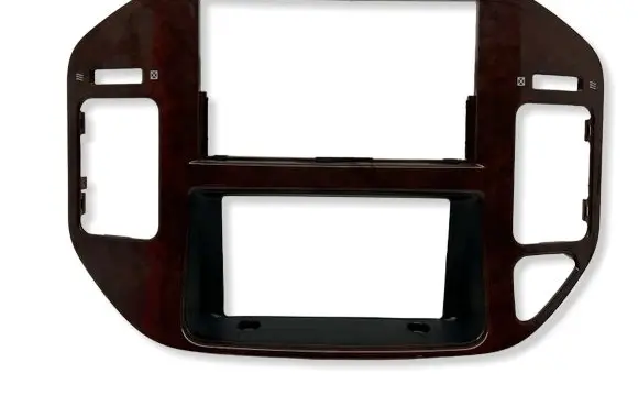 Mitsubishi Pajero Radio/GPS head unit trim MR456373