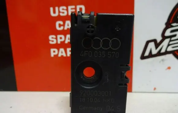 Audi A6 S6 C6 4F Aerial antenna filter 4F0035570