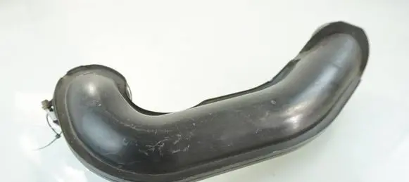 Volvo C30 Air intake hose/pipe 7M519A673BD