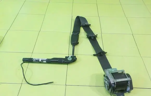 Chevrolet Orlando Front seatbelt 619668300A BEZPIECZENSTWA