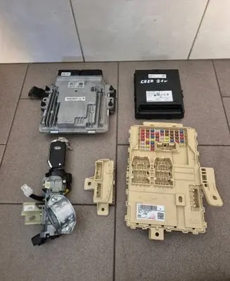 KIA Ceed Engine ECU kit and lock set 391992U100