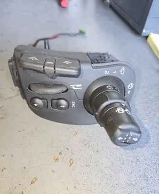 Renault Scenic II - Grand scenic II Wiper control stalk 7701069597 PA6GF15