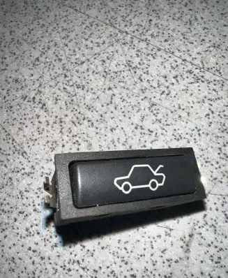 BMW 5 E39 Tailgate opening switch 8365579 459700 03052500