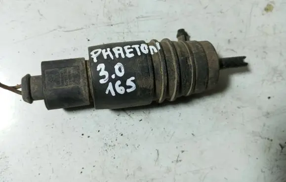 Volkswagen Phaeton Windscreen/windshield washer pump