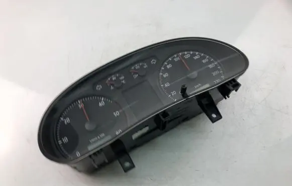 Volkswagen Polo IV 9N3 Speedometer (instrument cluster) 6Q0920825F