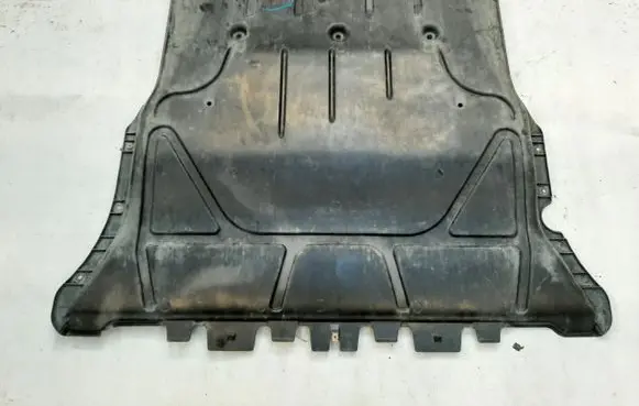 Volkswagen ID.3 Engine splash shield/under tray 1EA825236C
