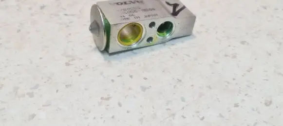 Volvo V70 Air conditioning (A/C) expansion valve 0780559 S0550B04