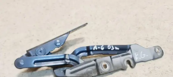 Audi A6 S6 C5 4B Tailgate/trunk/boot hinge 4B5827301F