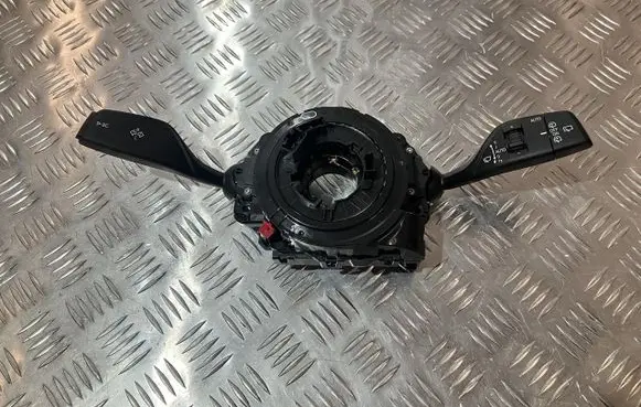 BMW 5 G30 G31 G38 Headlight wiper switch 7944071
