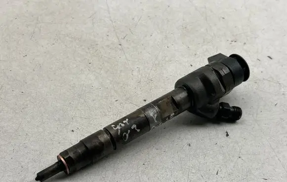 Fuel injector