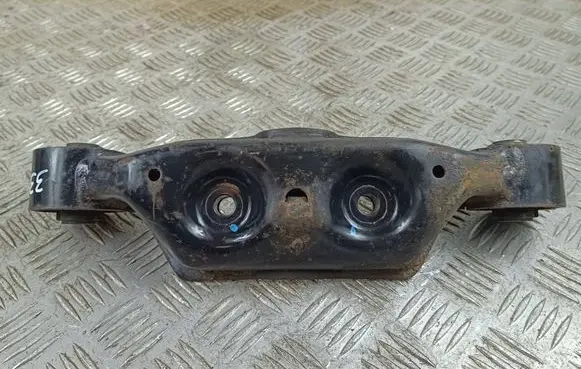 Subaru Outback (BS) Rear differential mounting bracket 