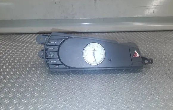 Chrysler Pacifica Clock P04685911ac