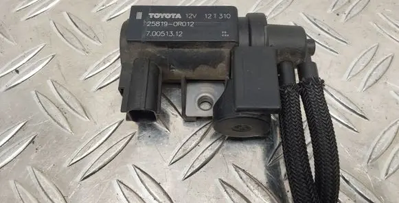 Toyota Verso Turbo solenoid valve 258190R012