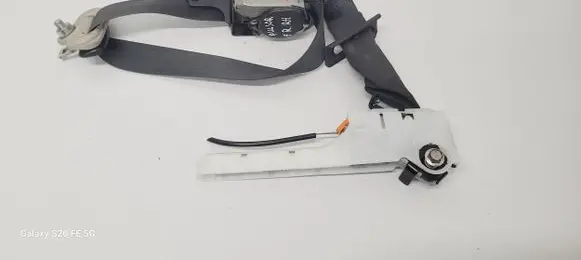Nissan Pulsar Front seatbelt 627788900d