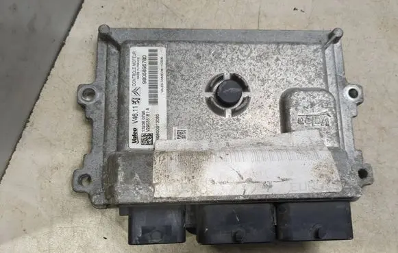 Peugeot 208 Engine control unit/module V29035181A 132380795 9805895780