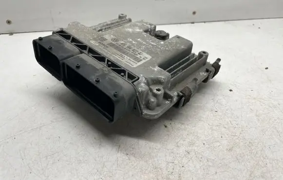 Volkswagen Golf V Engine control unit/module 03G906021AB