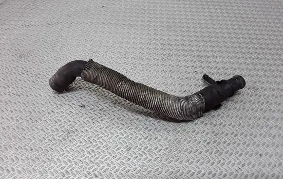 Volkswagen Polo IV 9N3 Engine coolant pipe/hose