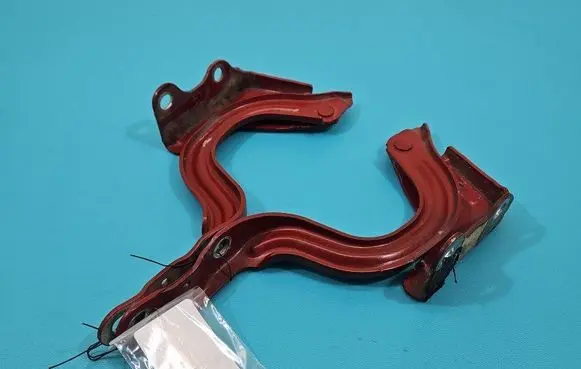 Engine bonnet/hood hinges