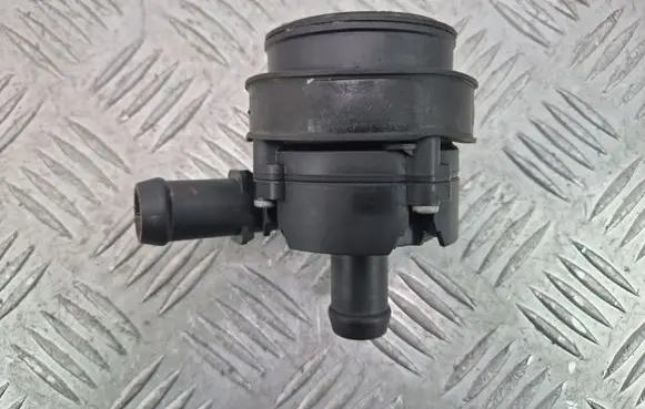 Mercedes-Benz E W212 Electric auxiliary coolant/water pump A0005000686