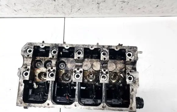 Volkswagen Golf V Engine head 038103373C