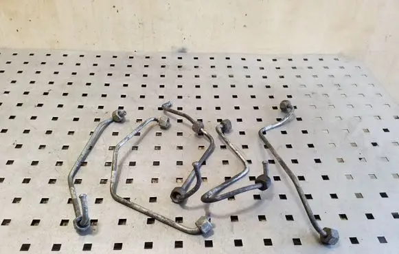 Audi A6 S6 C4 4A Fuel injector supply line/pipe 