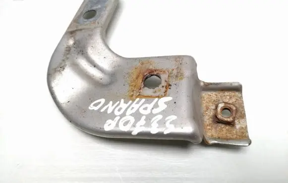 Mitsubishi Lancer VIII Fender mounting bracket