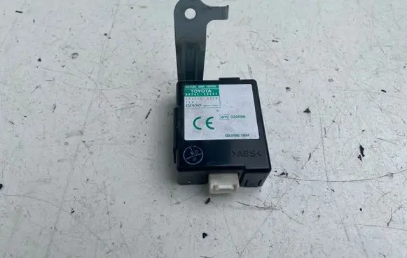 Toyota Previa (XR30, XR40) II Door central lock control unit/module 8974128131