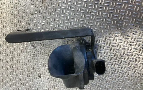 Volkswagen Touareg I Horn signal 6N0951223