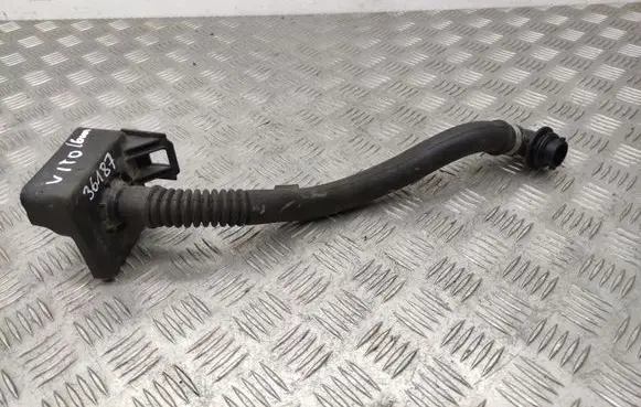 Mercedes-Benz Vito Viano W447 Oil fill pipe A6510102715