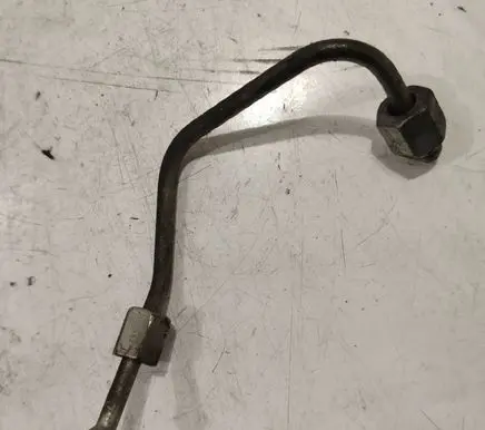 Fuel injector supply line/pipe