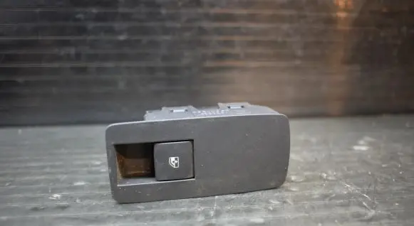 Opel Insignia A Electric window control switch 13222231