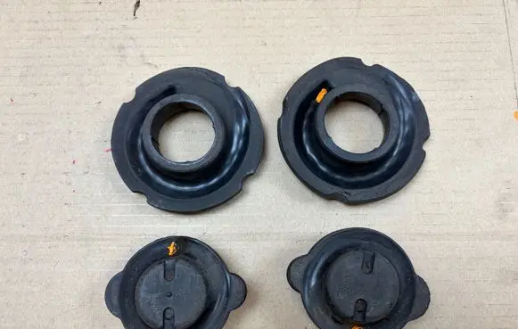 Suzuki Kizashi Rear coil spring rubber mount 4132057L00