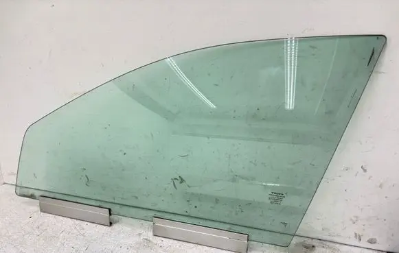 Volvo V70 Front door window glass four-door DOT57M53AS2 43R001106