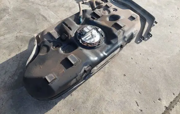 Hyundai i30 Fuel tank 33040G4900 31110G4900 M00013017
