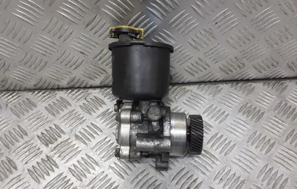 Mazda Premacy Power steering pump CB873265X