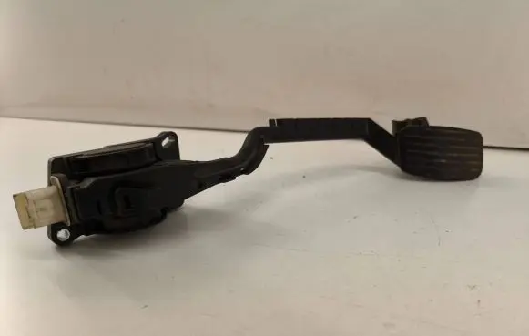 Peugeot 407 Accelerator throttle pedal F00C3E2429