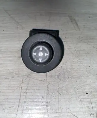 Citroen Berlingo Wing mirror switch 185526