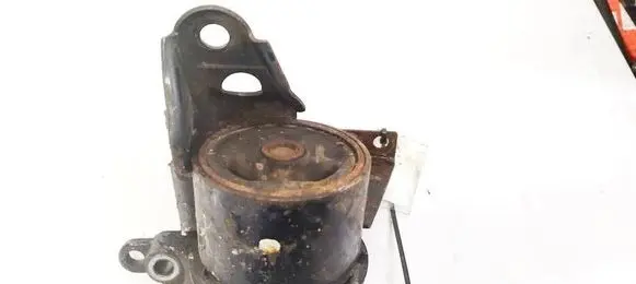 Nissan X-Trail T30 Engine mount bracket 
