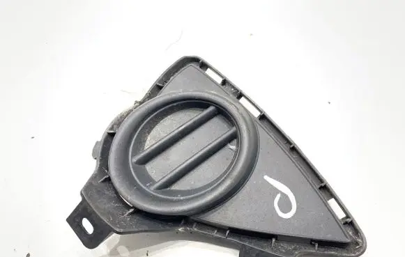 Toyota Auris E180 Front bumper lower grill 81481-02300