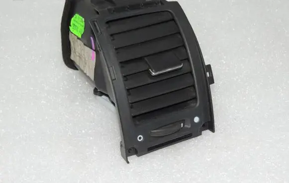 Honda CR-V Dash center air vent grill 77630SWWG01ZA
