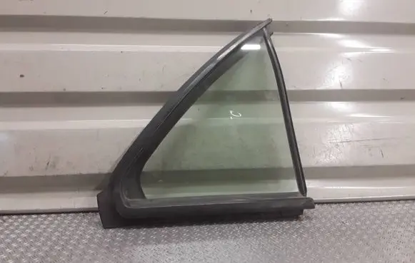 Toyota Yaris Rear vent window glass 