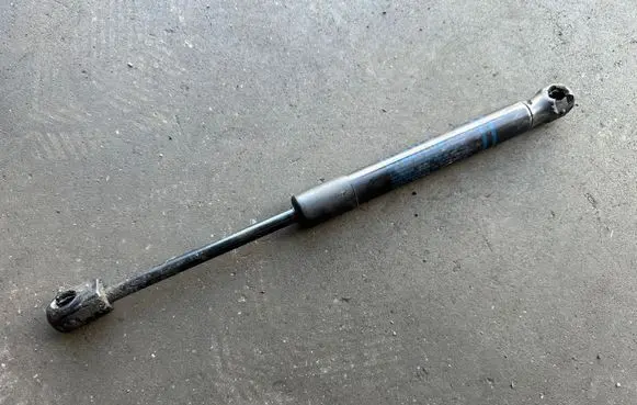 BMW X3 G01 Front bonnet/hood damper/strut 7397493
