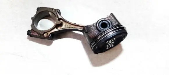 Lexus IS 200-300 Piston with connecting rod