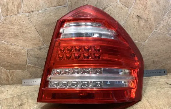 Mercedes-Benz GL X164 Rear/tail lights A1648203464